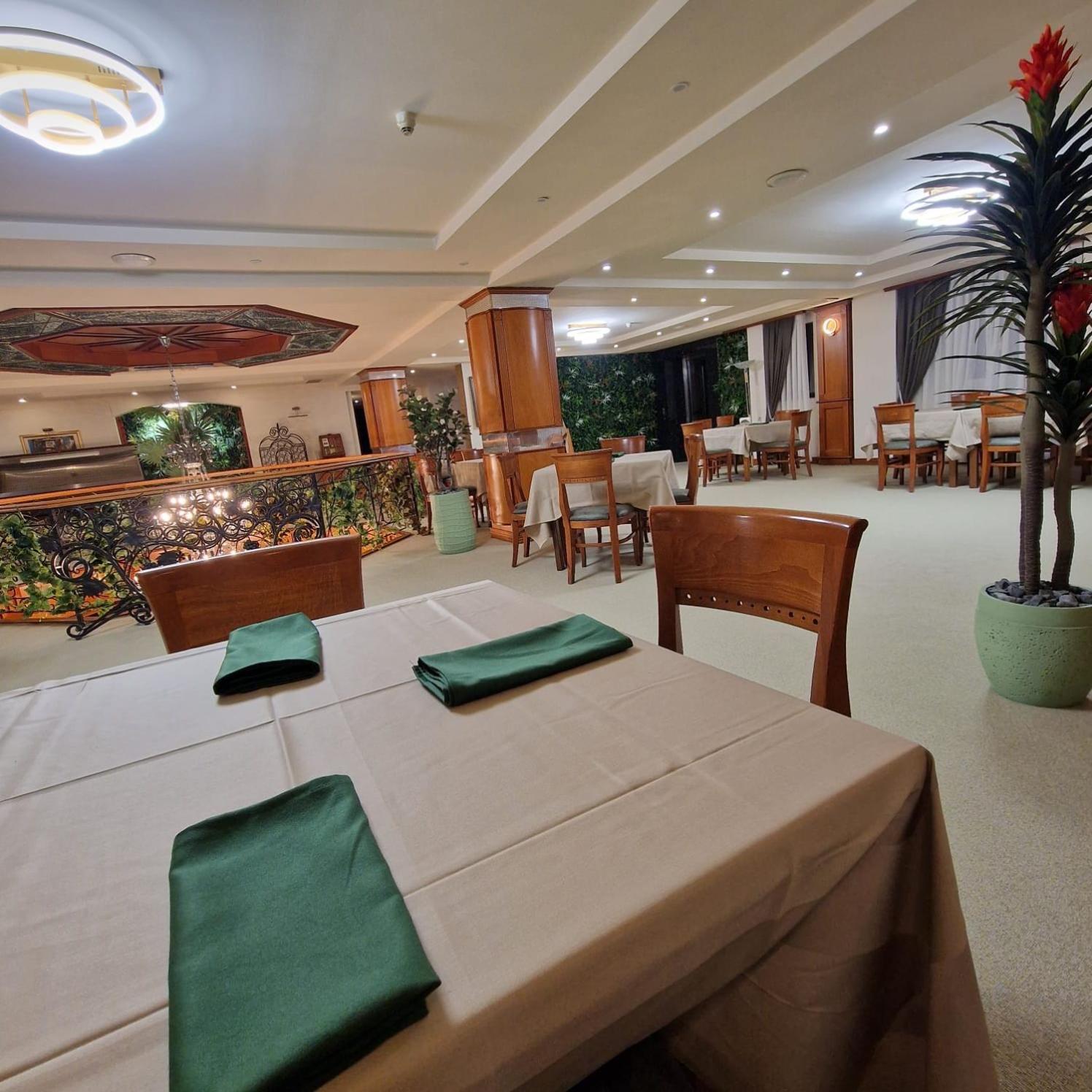 Hotel Princi I Arberit Pristina Buitenkant foto