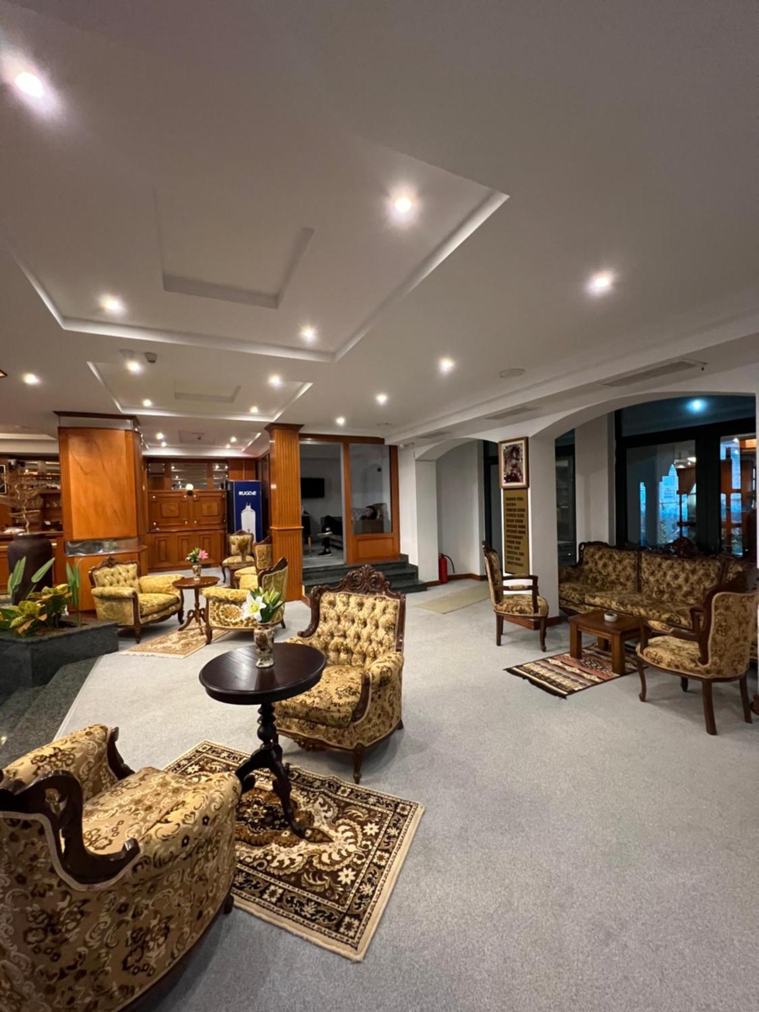Hotel Princi I Arberit Pristina Buitenkant foto